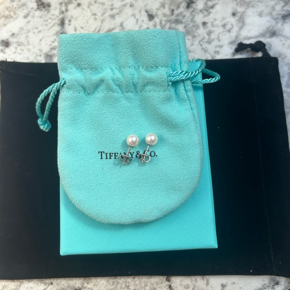 Tiffany Signature Pearl Earrings